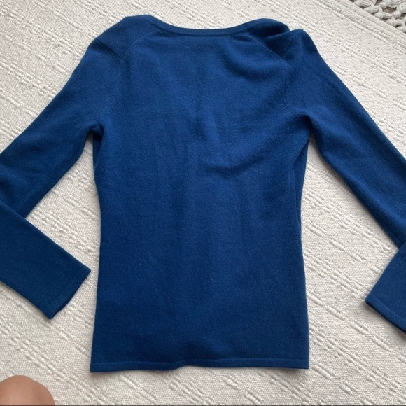 Vintage Saks Fifth Avenue 100 percent Cashmere Sweater - Picture 5 of 6